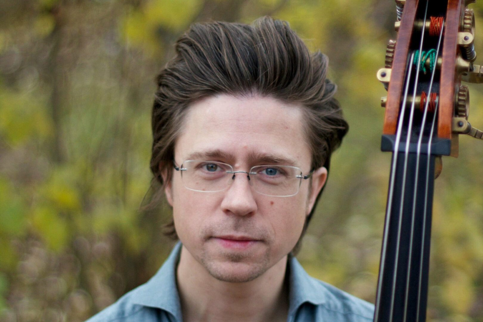 SVARER SAS: Bassist Håkon Thelin svarer informasjonssjefen i SAS om prisen på frakt av kontrabass.