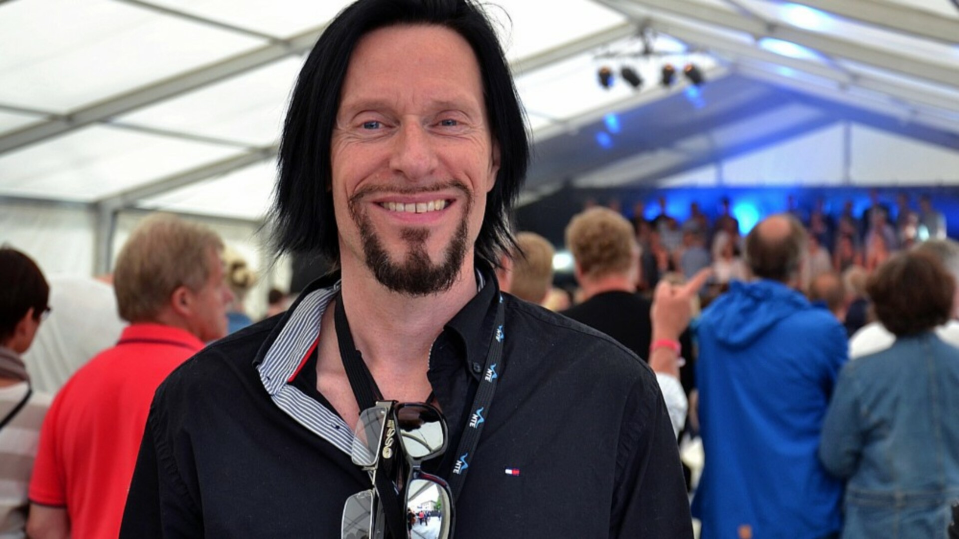 Tar ansvar: Artister som kommer til Steinkjerfestivalen sender ofte raider over hva de forventer å finne bak scenen. Da stryker festivalsjef Svein Bjørge store mengder alkohol fra listen.