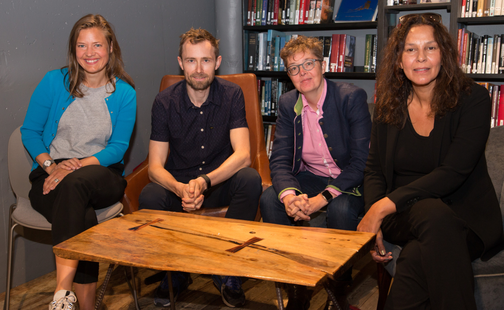 Ny regjering: De kjemper for regjeringsskifte i september, og aller mest for at én prosent av statsbudsjettet skal gå til kultur. Fra venstre Marianne Hurum (billedkunstner), Mikkel Bugge (forfatter), Renée Rasmussen (LO) og Monica Boracco (dramatiker). Også skuespiller Knut Alfsen er med i styret.