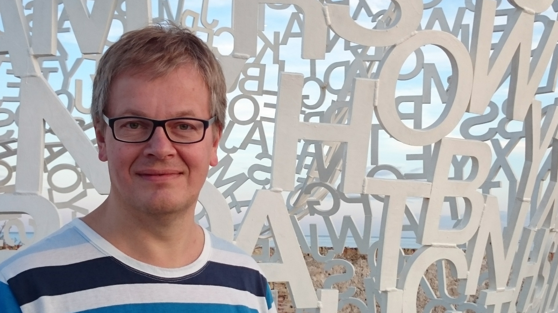Viktig med norsk musikk: Førstelektor Audun Molde er glad for den sterke, norske andelen på radiolistene.