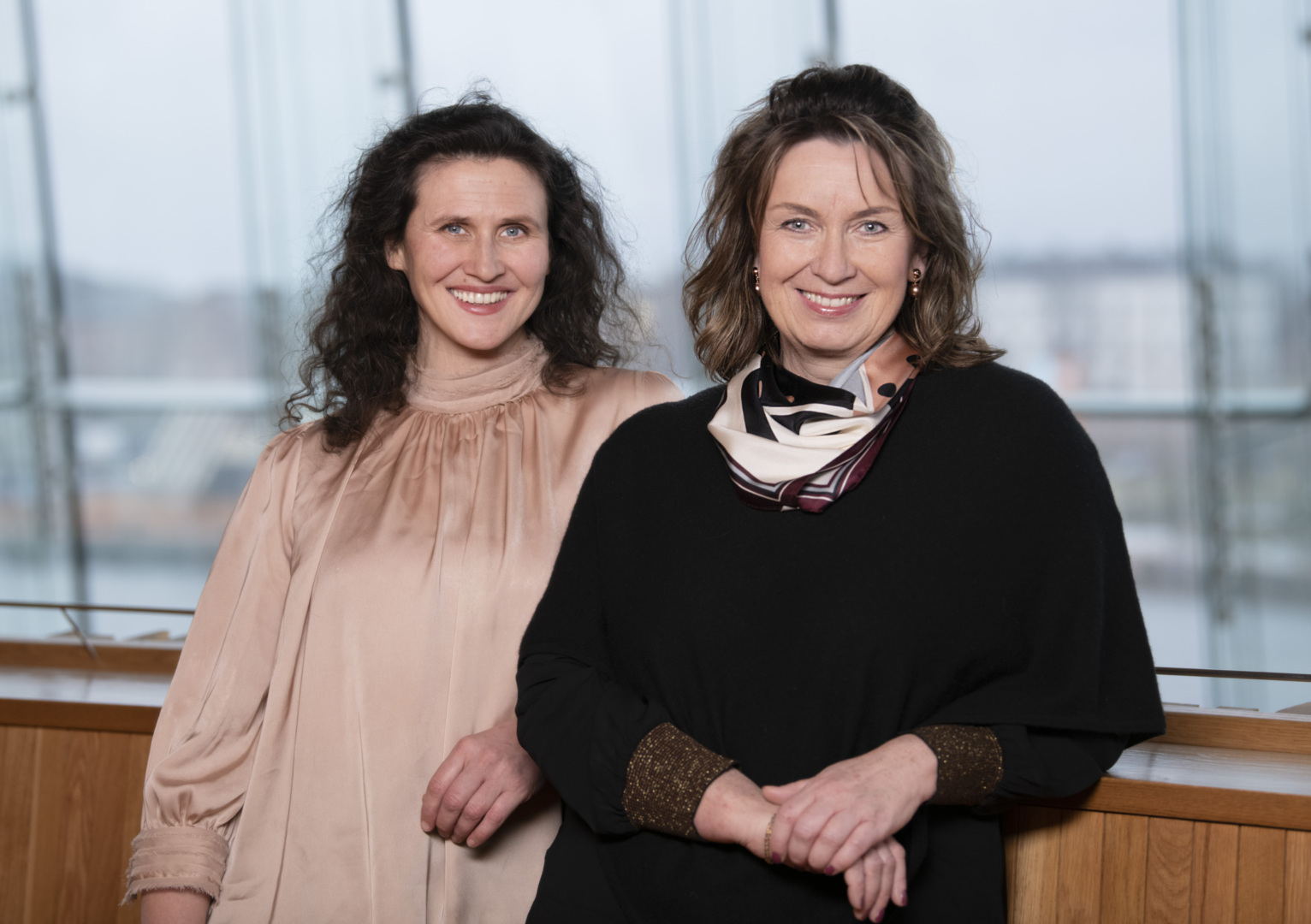 På plass: Ingrid Lorentsen (til venstre) tar et nytt åremål, og er ballettsjef fram til 2027. Randi Stene (t.h) blir ny operasjef fra 1. august i år.