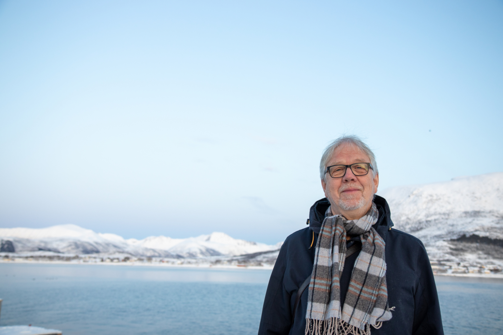 Historisk bra: Ketil Vangen trekker trådene bakover og forklarer hvordan musikkmiljøet i Sortland er bygd opp. Han har vært aktiv i musikklivet på Sortland siden 70-tallet.