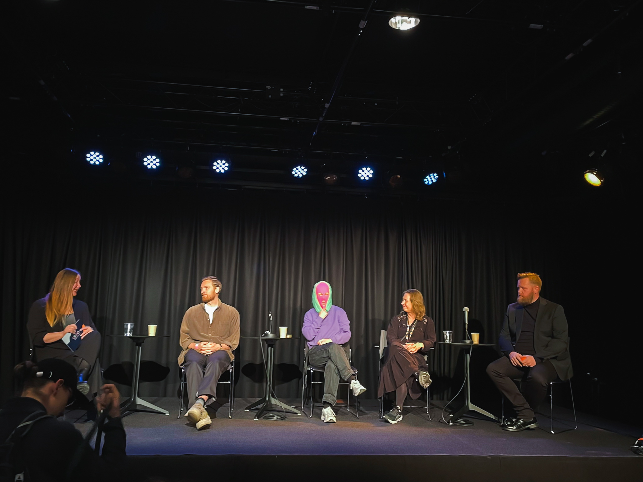 Panel om artisters forhold til sosiale medier.