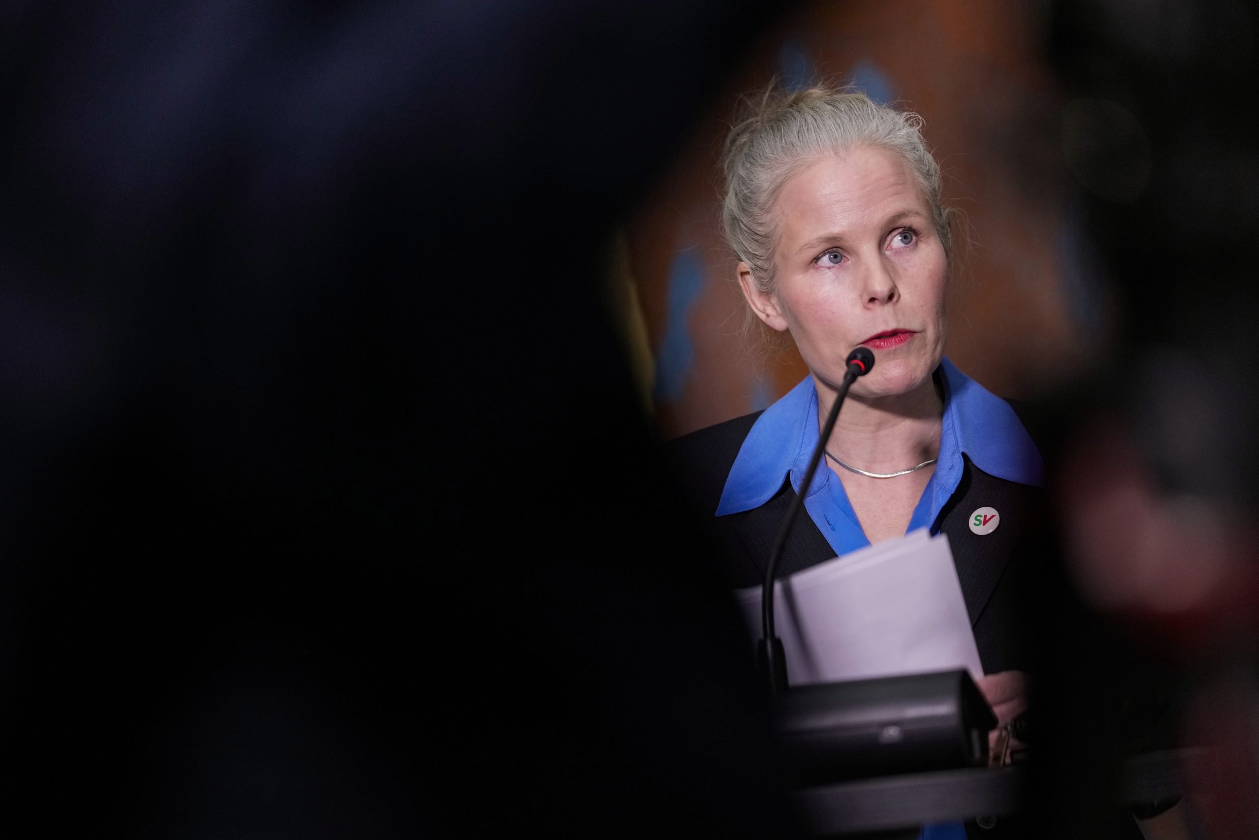 Oslo 20241201.
Kristi Bergstø (SV) under pressekonferanse på Stortinget hvor SV og regjeringspartiene kom søndag til enighet om statsbudsjettet for 2025.